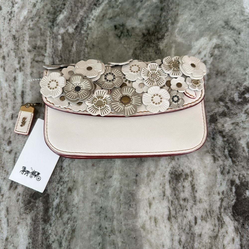 COACH 1941 Tea Rose Clutch Wristlet CHALK NWT